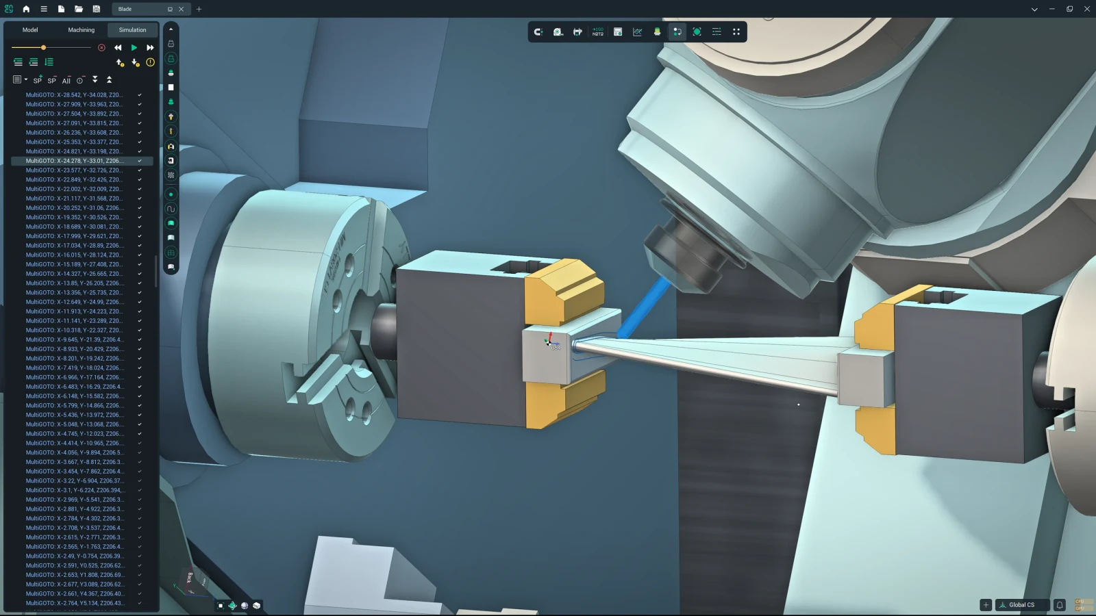 Detalle del fresado multieje de un álabe sujeto entre platos